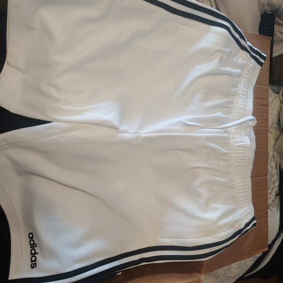 Adidas Shorts Men's BRAND NEW - Picture 2 of 11